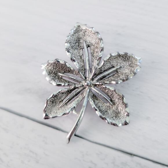 Vintage Sarah Coventry Brooch Silver Tone Large Leaf Statement - Picture 1 of 10